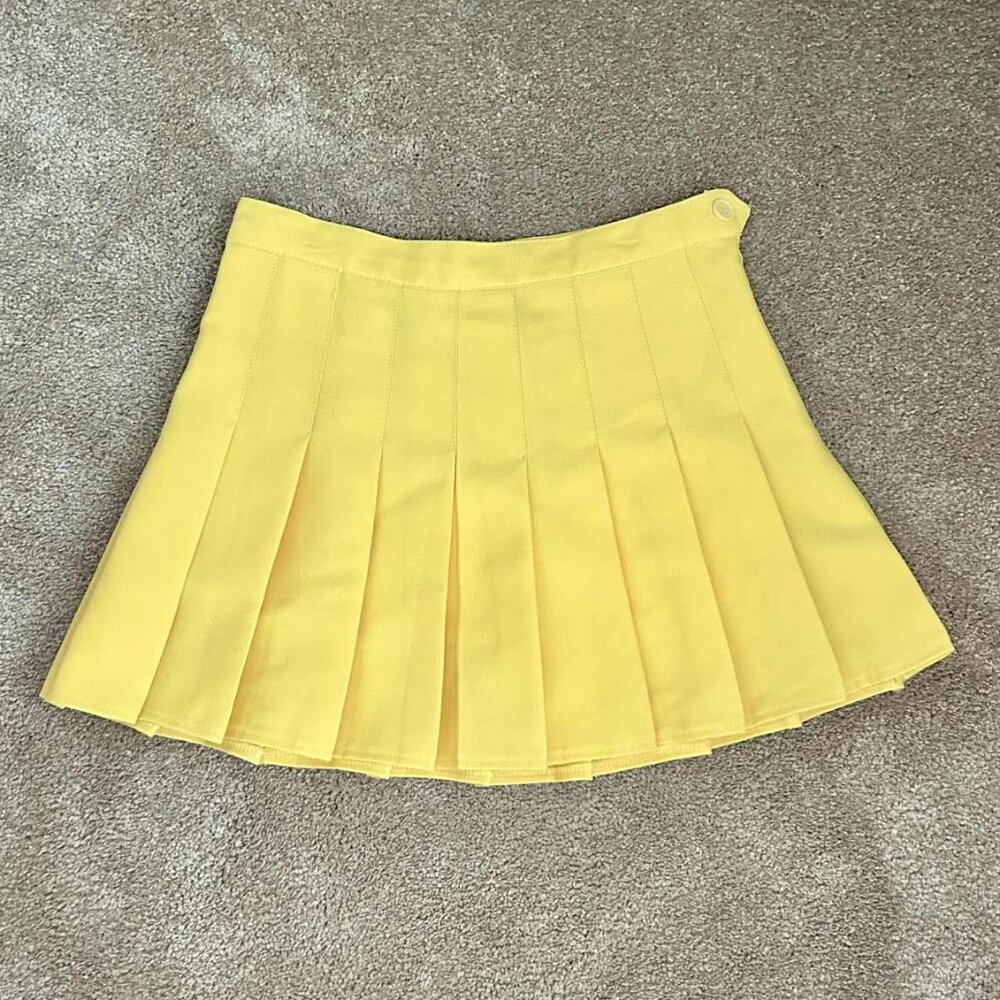 Yellow Pleated Mini Skort; Pickleball/Tenniscore